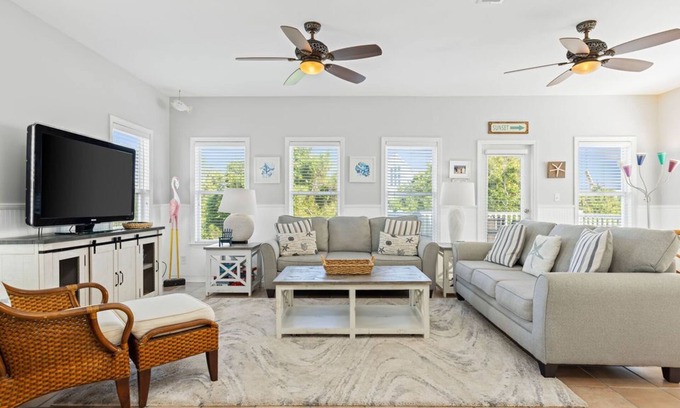 Santa Rosa Beach House | "A Day In The LIfe" - 2 Minute Walk To The Beach! - Community Pool