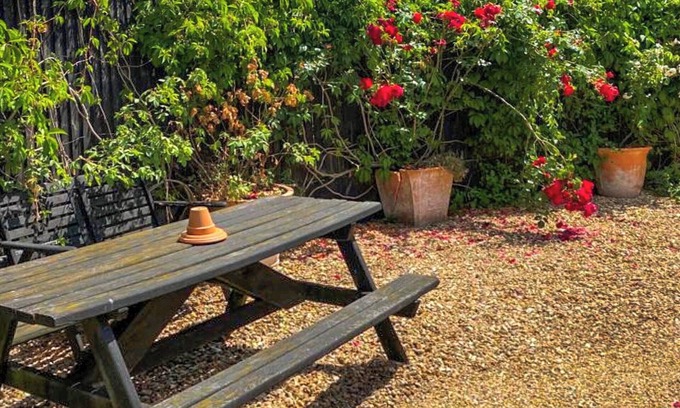 Plaistow Cottage | A delightful one-bedroom holiday home in the village of Plaistow, West Sussex.