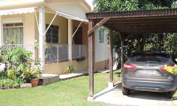 Lamentin House | a detached house