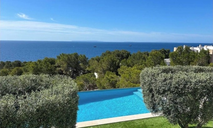 Roca Llisa Villa | A DREAM OVER THE SEA