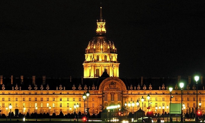Quartier de l'Ecole-Militaire Apartment | A DUPLEX LOCATED JUST A SHORT STROLL FROM THE EIFFEL TOWER, RODIN MUSEUM