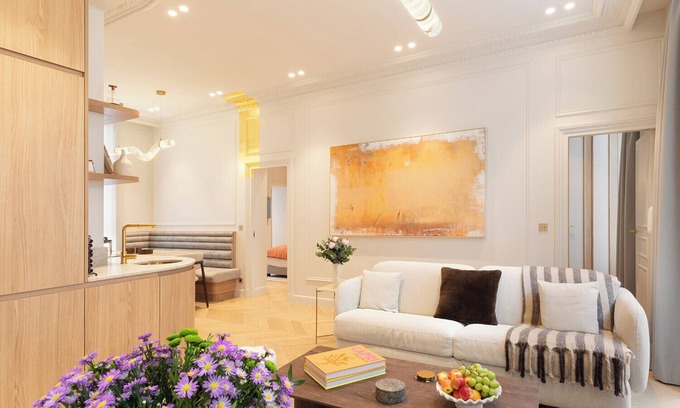 Paris City Center Apartment | A Elegant 2-BR/2BA with Services in Louvre