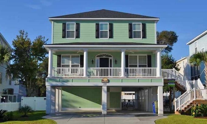 Surfside Beach House | A Family Affair - Walk to Beach in Surfside Beach