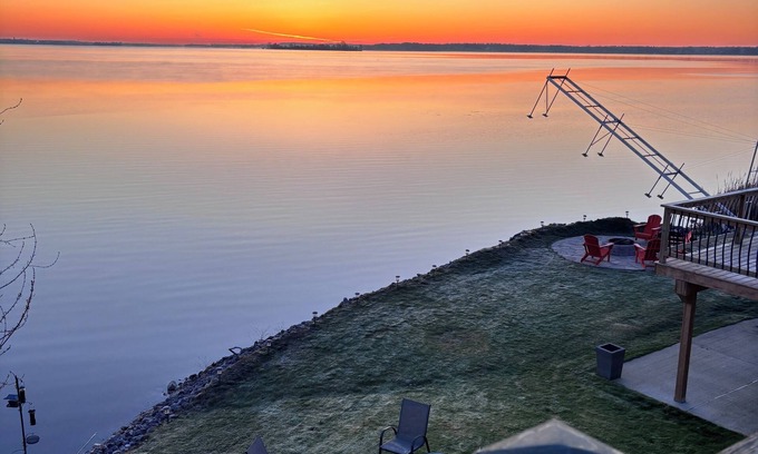 Quinte West Apartment | A Fisherman’s and birdwatchers Paradise!