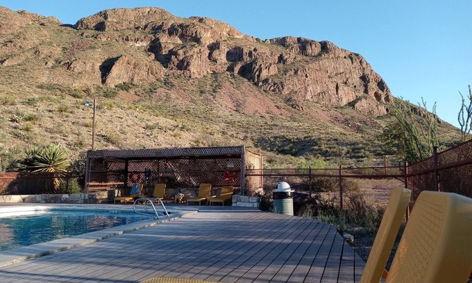 Alpine Cabin | A-Frame desert glamper with pool, wifi, pet-friendly.
