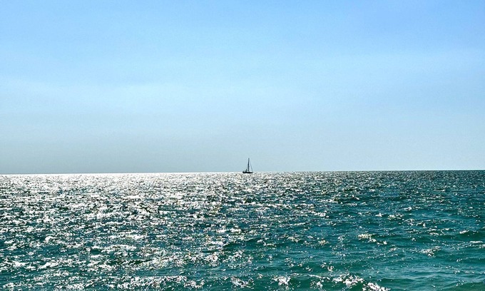 Venice House | A fully furnished sun filled new home built in 2022 perfect beach retreat.
