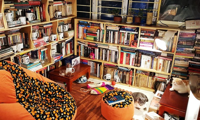 Dich Vong Apartment | A gentle bookworm place