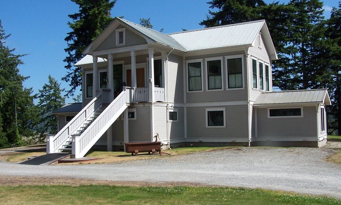 Bandon House | A Golfing/Fishing Paradise -Beautiful View of Coquille River/RV site