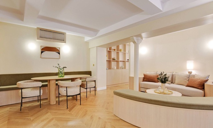 Palais-Royal Apartment | A Gorgeous Serviced 2-BR/2Ba - Place Vendôme