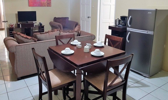 Longdenville House | A GREAT PLACE TO STAY, AT A GREAT PRICE-2 BEDROOM