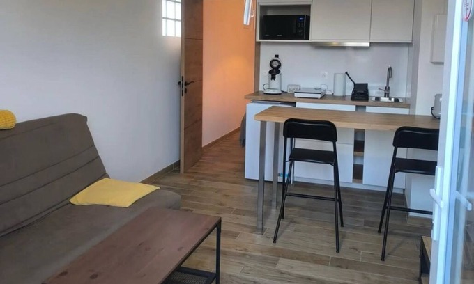 Saint-Medard-en-Jalles House | A.Karibu gîte near town center, 25min from Bordeaux and 45 from the ocean