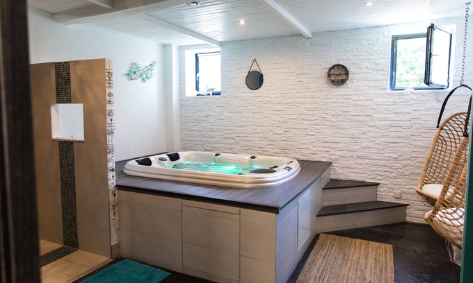 Wattrelos House | A La Ferme City Break & Spa