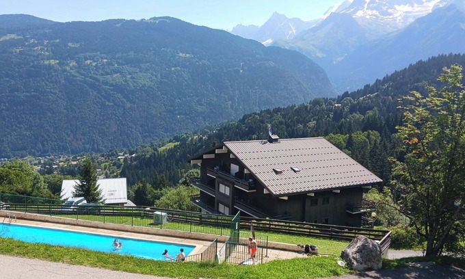 Saint-Gervais-les-Bains Apartment | A little corner of paradise facing Mont Blanc, close to the ski slopes