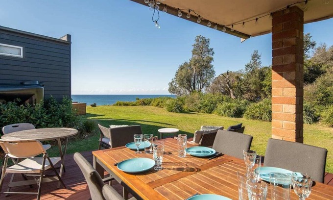 Culburra Beach House | A little beach front cottage