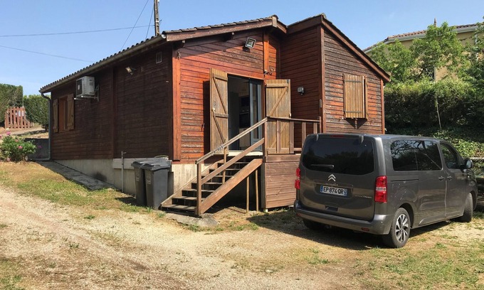Sainte-Livrade-sur-Lot Ski Chalet | A little corner of paradise on the water's edge