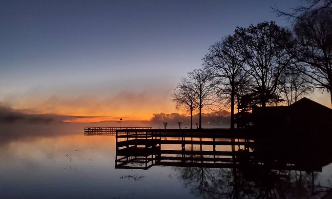 Houston Cottage | "A Little Secret" Cozy Cottage on Harris Brake Lake w/fishing Dock.Fully Stocked