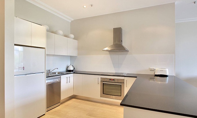 Woolloomooloo Apartment | A lively apartment in the Harbor Fringe Hotel