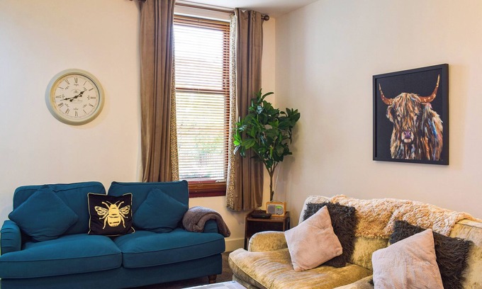Largs Cottage | A lovely ground floor apartment with private entrance.