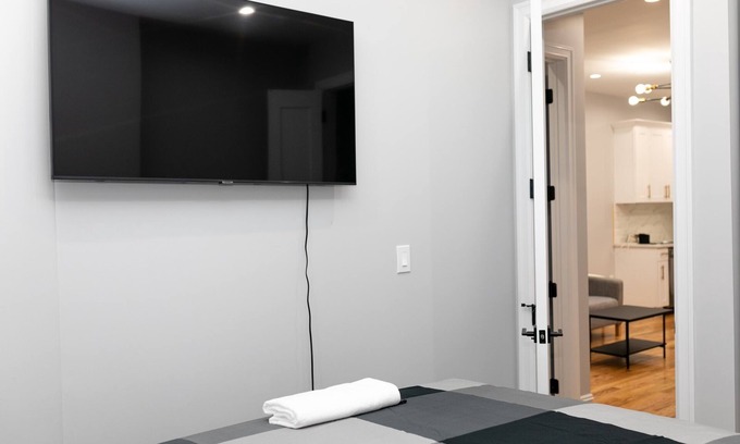 East New York House | A lovely nice building, peaceful, brand new house with furniture, welcoming!n