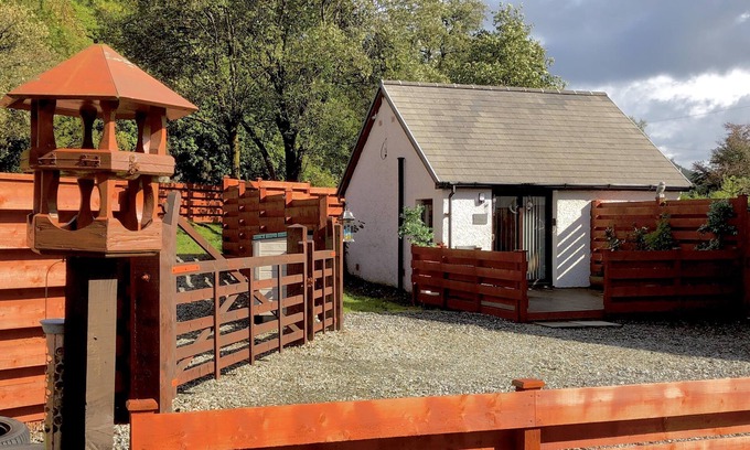 Rashfield Cottage | A Lovely Studio-Lodging for two, by the River in Scotland's first National Park