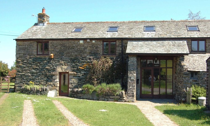 Penrith Cottage | A luxury barn conversion, with superb quality kitchen and extra shower room.
