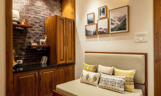 The Mall Road House | A Luxurious Mountain Bungalow with stunning views