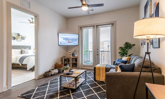 Frisco Square Apartment | A luxurious stay at modern apartment (Frisco)