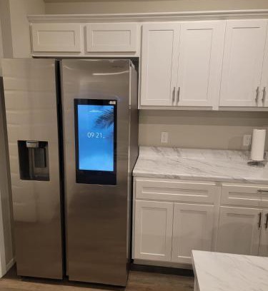 Broken Arrow House | A luxuriously furnished private room in a brand new home