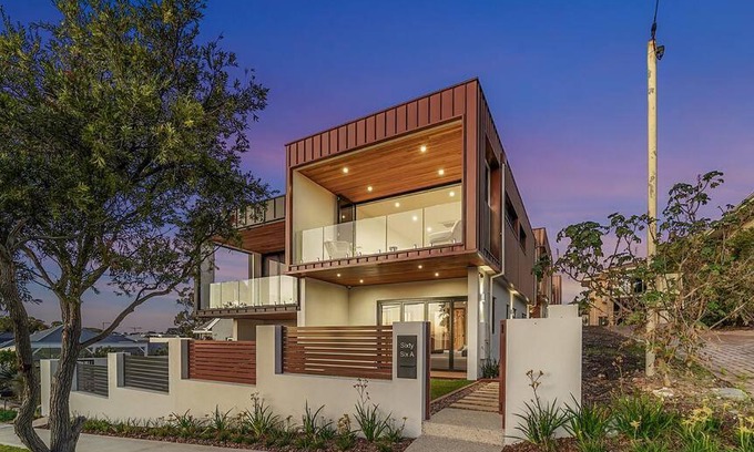 Scarborough House | A LUXURY 5 Bedroom 4 Bathroom NEW HOME WITH OCEAN VIEWS