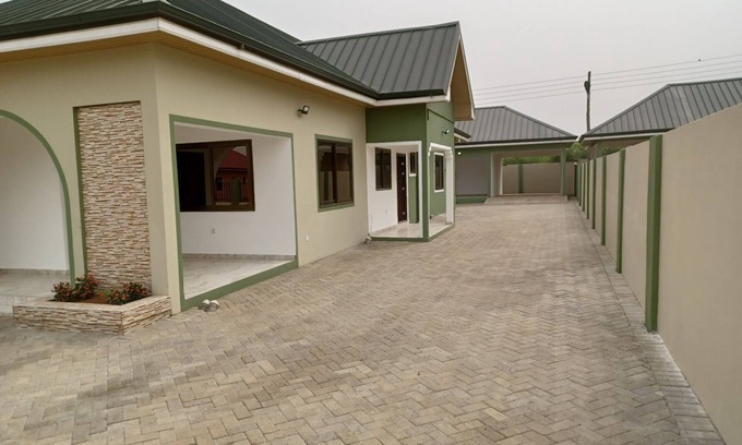 Nungua House | A luxury home with boy's quarters & security cameras in a gated community