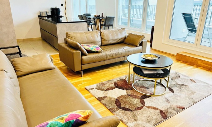 Hanau Apartment | A luxury Penthouse centrally located