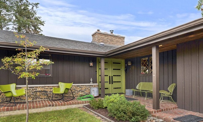 Rockford House | A Mid-century Modern lover's dream!