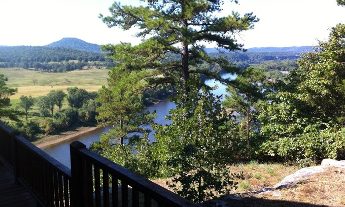 Calico Rock Cabin | A Million Dollar View of the White River