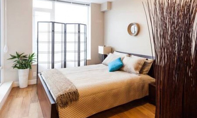 Richmond City Centre Apartment | A Modern Bachelor Suite