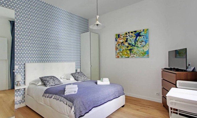 Pigalle Apartment | A Modern Studio in Montmartre