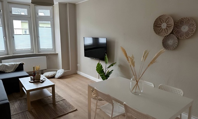 Katernberg Apartment | A moment away from the World Heritage Site! GE1L
