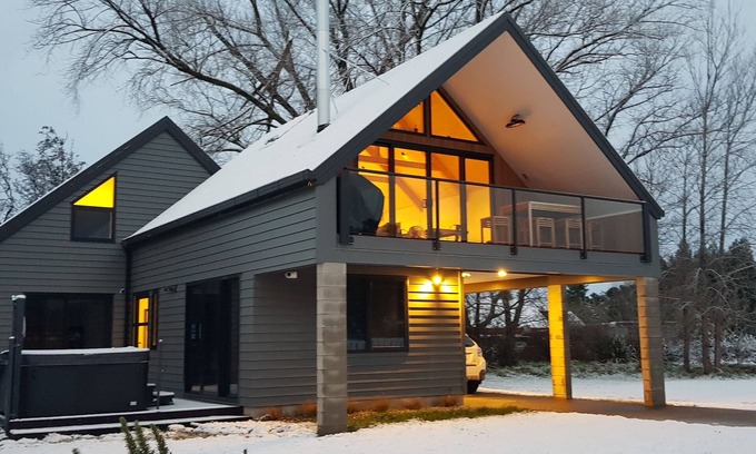 Ohakune House | A mountain retreat with Spa - Bombardino Chalet