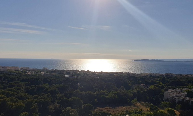 8th Arrondissement Apartment | A nest between sea and sky!