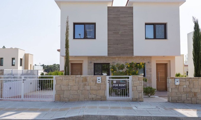 Pegeia House | A newly modern townhouse in Coral Bay!