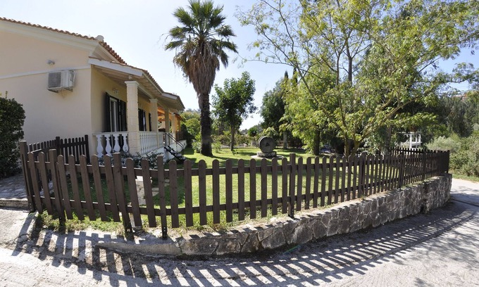Agios Georgios Pagon House | A NICE HOUSE 350M FROM THE SEA