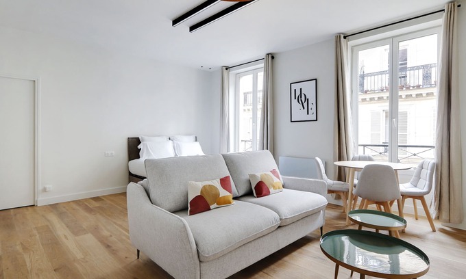 Quartier de la Porte-Saint-Denis Apartment | A Nice Studio/Loft in Opera/Grands Boulevards