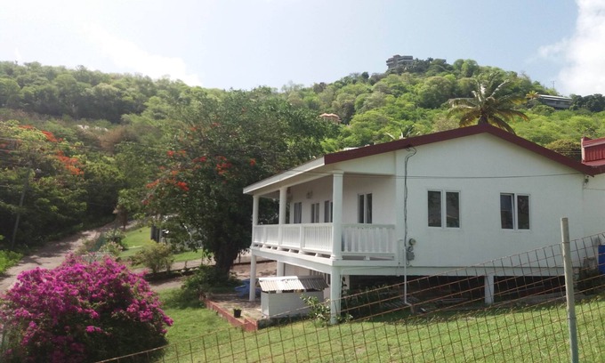 Vieux Fort Apartment | A Peace of Paradise 4 Bdrm Apt near Int'l Airpt, Beach and Dining