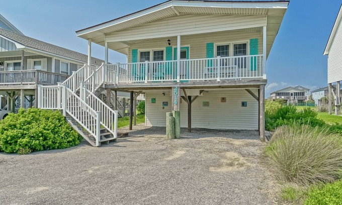 Long Beach House | A Peace Of The Sea/2514 W Beach Drive - Coastal Vacation Resorts