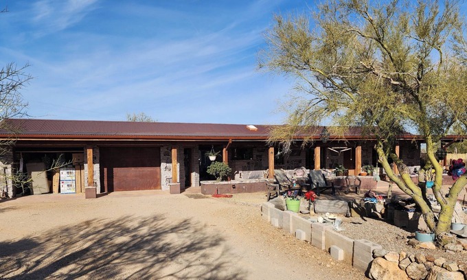 Tucson House | A peaceful property nestled at the base of the beautiful Tucson Mountains