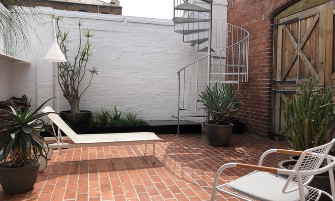 Carlton South Apartment | A peaceful retreat in the heart of Carlton