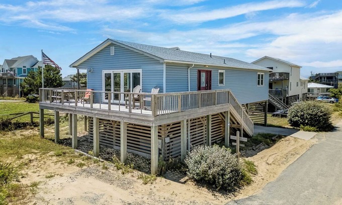 South Nags Head House | A Pearl in the Oyster | 100 ft to the beach | Hot Tub and Dog Friendly
