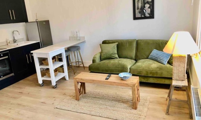 Royal Tunbridge Wells Apartment | A perfectly located bright, modern ,Victorian flat