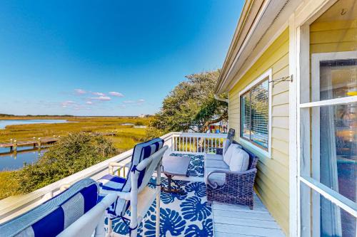 Sneads Ferry House | A Place Between the River and Sea
