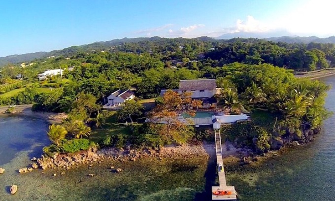 Port Antonio Villa | A place in paradise - family villa on a peninsula directly by the sea