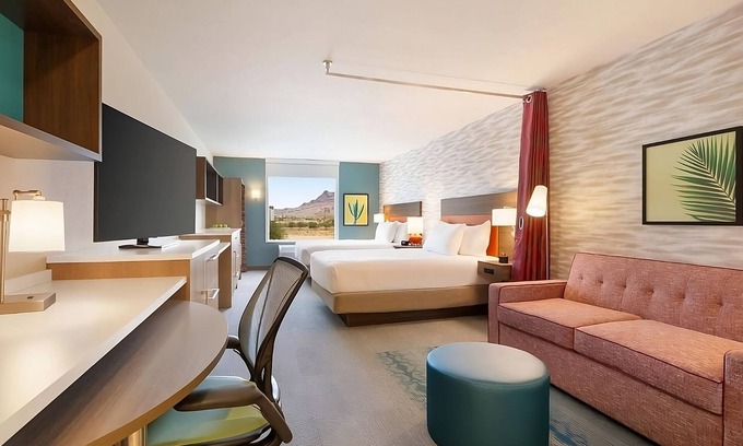 East Mesa Hotel | A Place You'll Surely Enjoy! 2 Relaxing Units, Outdoor Pool, Free Breakfast!